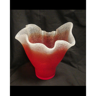 高級硝子器　花瓶　フリル花瓶　フラワーベース(花瓶)