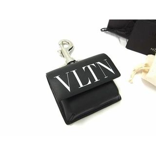 ヴァレンティノ(VALENTINO)の■新品同様■ VALENTINO ヴァレンティノ レザー AirPodsケース エアポッズケース チャーム レディース ブラック系 AV9057(その他)