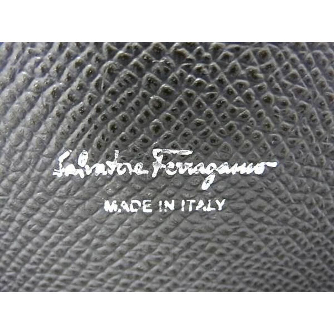 Salvatore Ferragamo(サルヴァトーレフェラガモ)の■新品同様■ Salvatore Ferragamo フェラガモ ガンチーニ レザー 二つ折り 長財布 ウォレット レディース グレー系 AV8856 レディースのファッション小物(財布)の商品写真