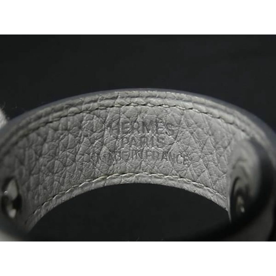 Hermes(エルメス)の■新品同様■ HERMES エルメス トリヨンクレマンス グローブホルダー 手袋ホルダー チャーム □G刻印 グレー系×シルバー系 FA1194 レディースのファッション小物(その他)の商品写真