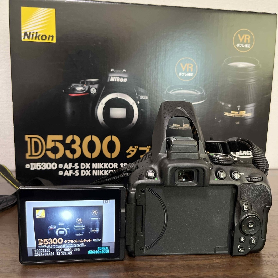 Nikon(ニコン)のNikon D5300 ダブルズームキット BLACK スマホ/家電/カメラのカメラ(デジタル一眼)の商品写真