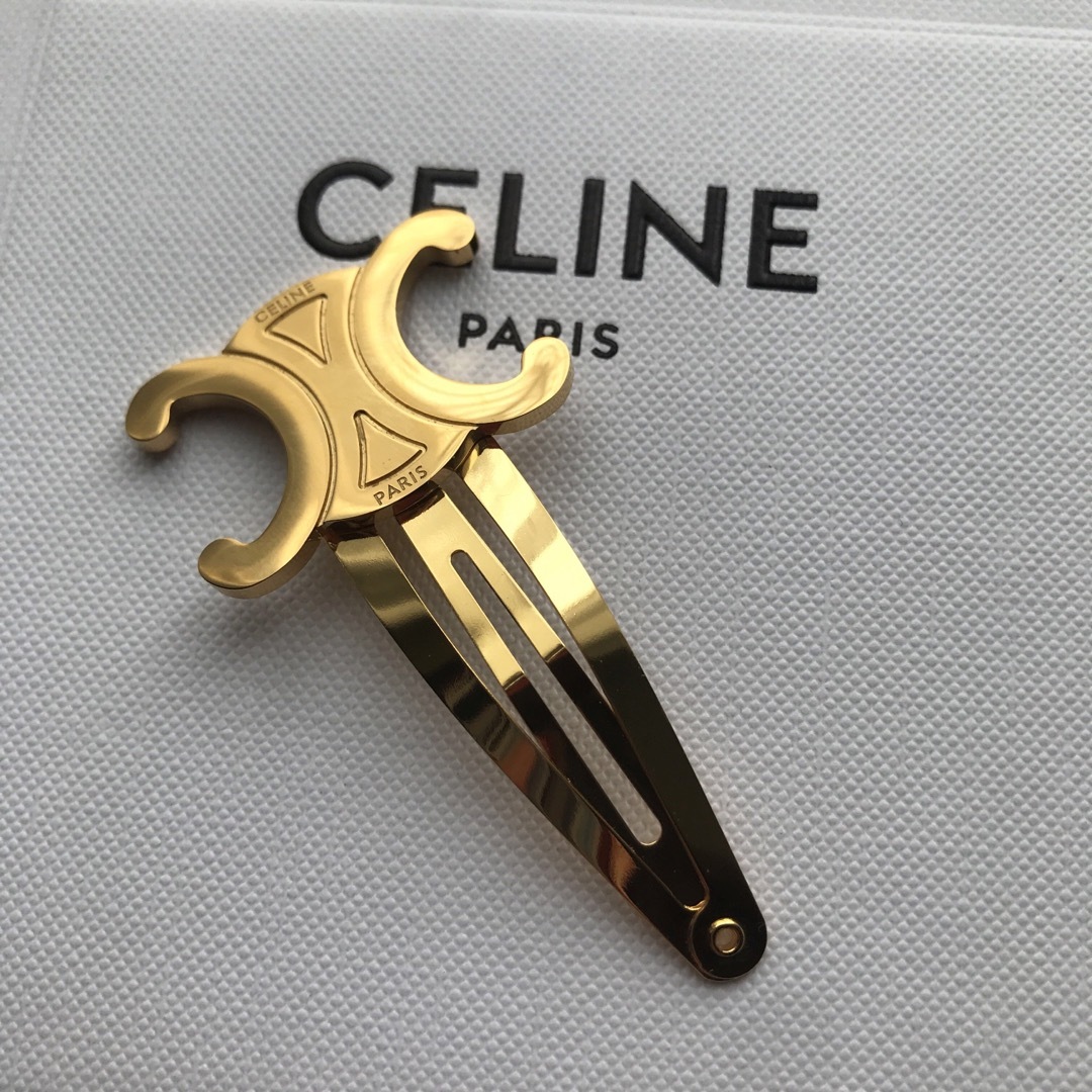 celine(セリーヌ)のCeline セリーヌ ロゴヘアクリップ ヘアアクセサリー レディースのヘアアクセサリー(バレッタ/ヘアクリップ)の商品写真