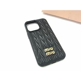 ミュウミュウ(miumiu)の■美品■ miumiu ミュウミュウ マテラッセ レザー iPhone13 Pro対応 アイフォンケース スマホケース ブラック系 FA0541(その他)