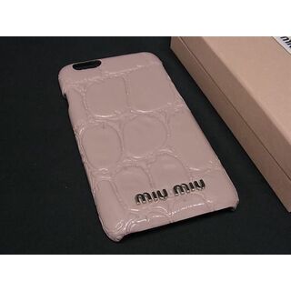 ミュウミュウ(miumiu)の■美品■ miumiu ミュウミュウ クロコダイル型押しレザー iPhone6 対応 アイフォンケース スマホケース ピンク系 FA1182(その他)