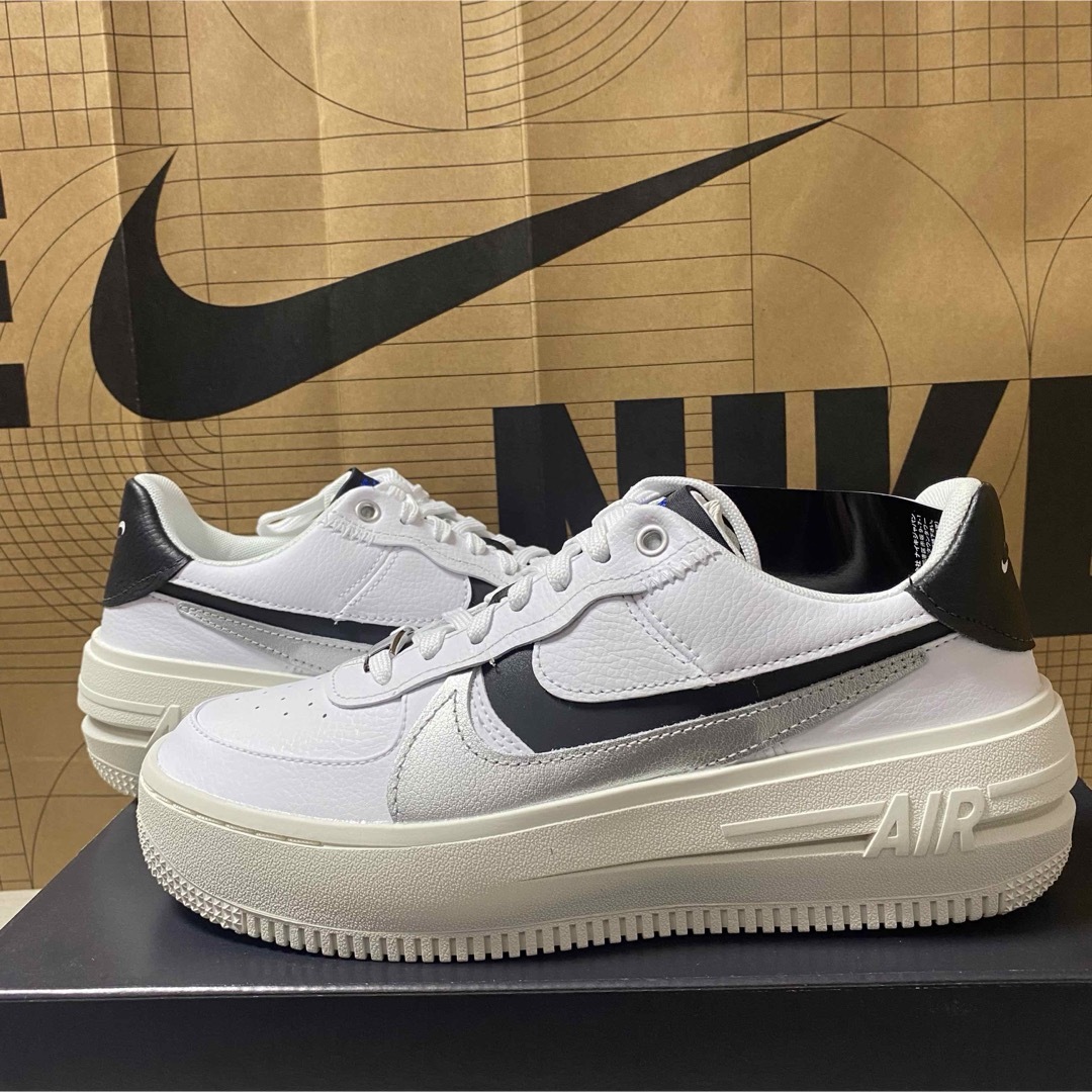 NIKE(ナイキ)の24.5cm W AF1 PLT.AF.ORM LV8 レディースの靴/シューズ(スニーカー)の商品写真