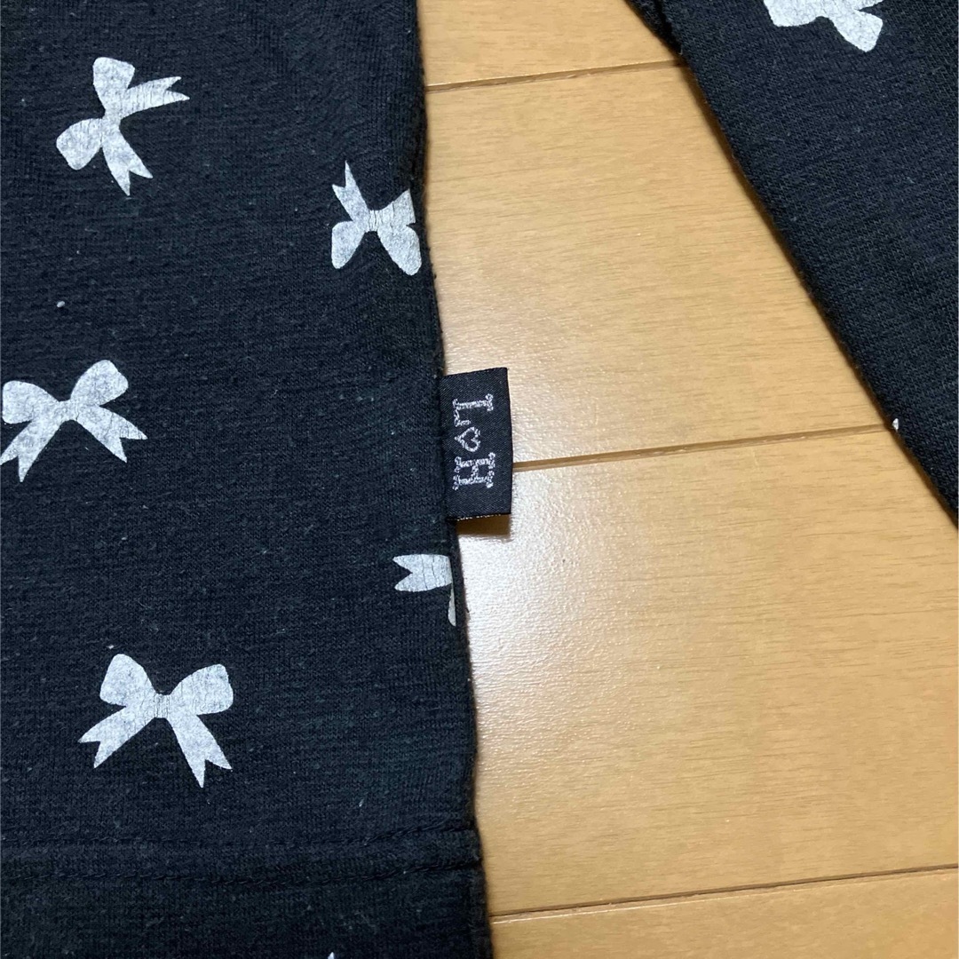 Tシャツ　ブラック　リボン レディースのトップス(Tシャツ(長袖/七分))の商品写真