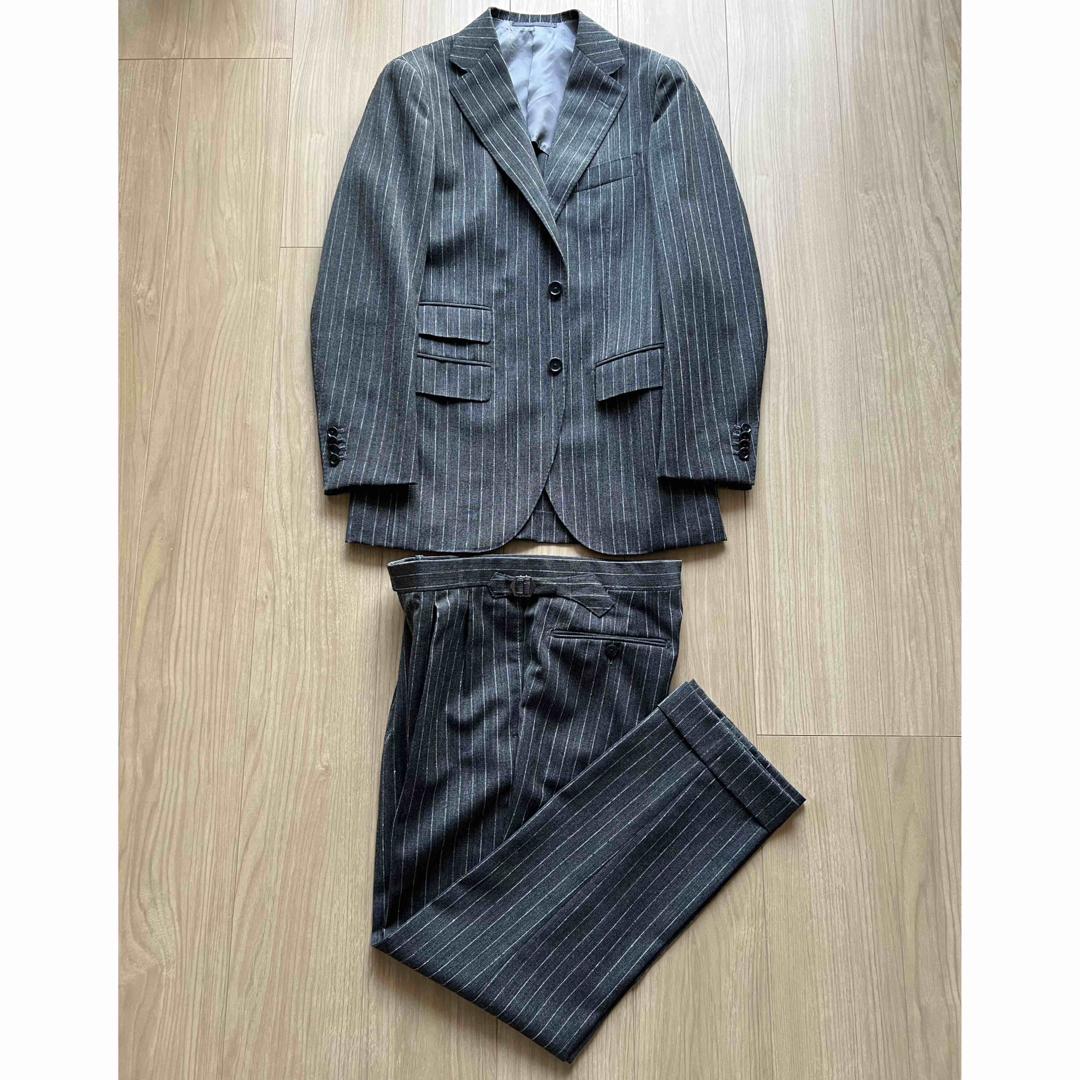 BEAMS F(ビームスエフ)の美品 BEAMS F グレー スーツ ストライプ ウィリアムハルステッド 46 メンズのスーツ(セットアップ)の商品写真