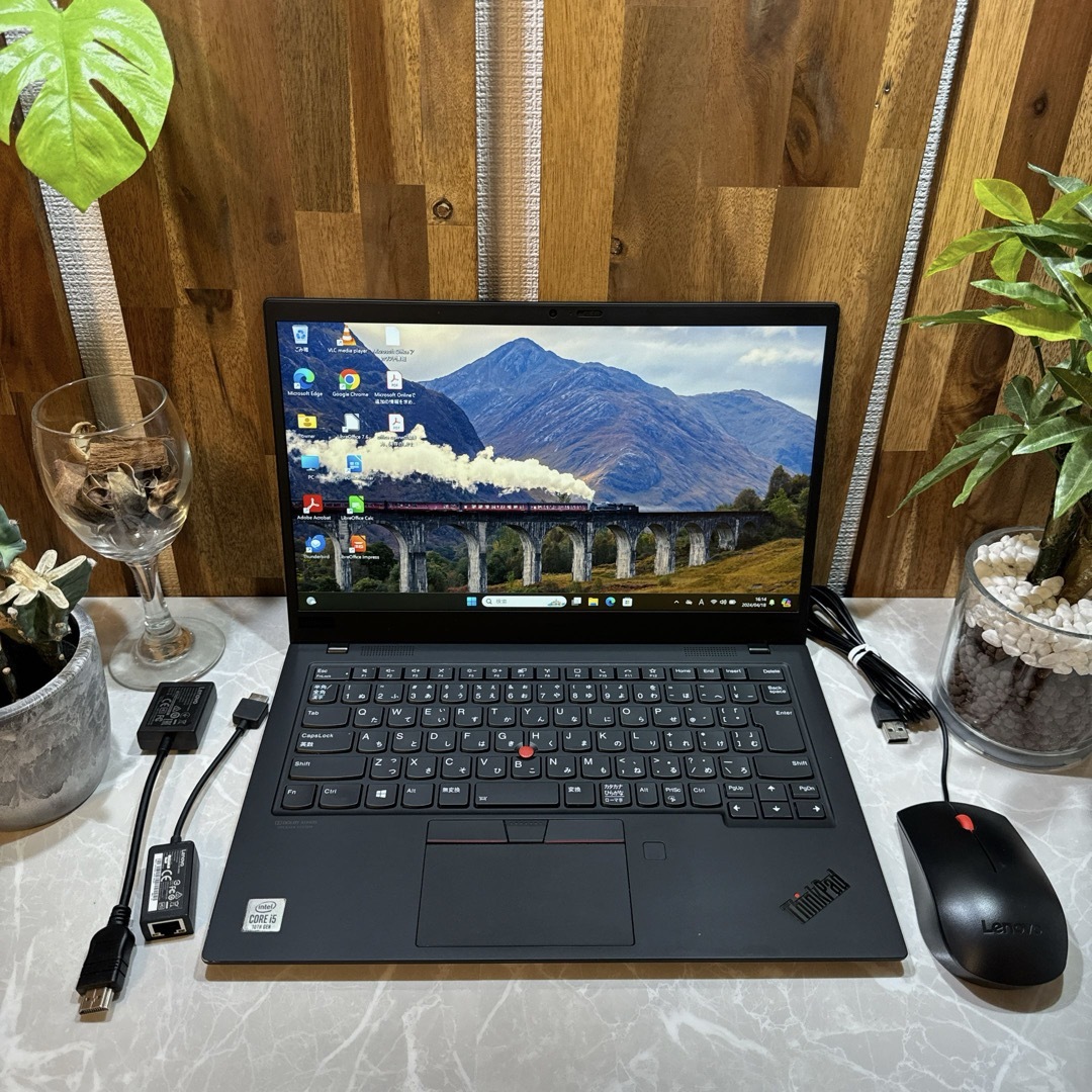 Lenovo(レノボ)のThinkpad X1 Carbon☘️SSD256GB/i5第10世代☘️ スマホ/家電/カメラのPC/タブレット(ノートPC)の商品写真