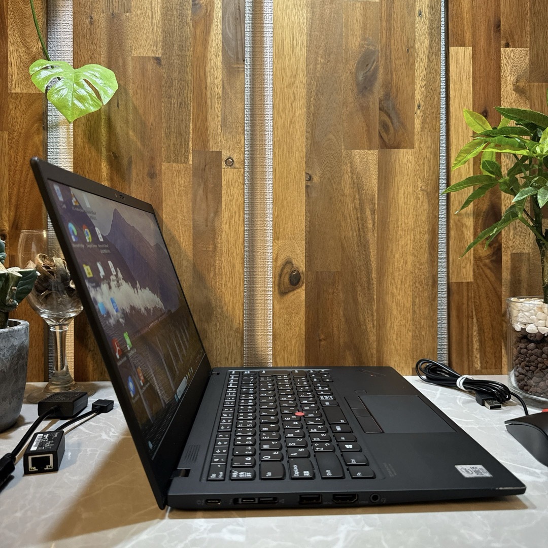 Lenovo(レノボ)のThinkpad X1 Carbon☘️SSD256GB/i5第10世代☘️ スマホ/家電/カメラのPC/タブレット(ノートPC)の商品写真