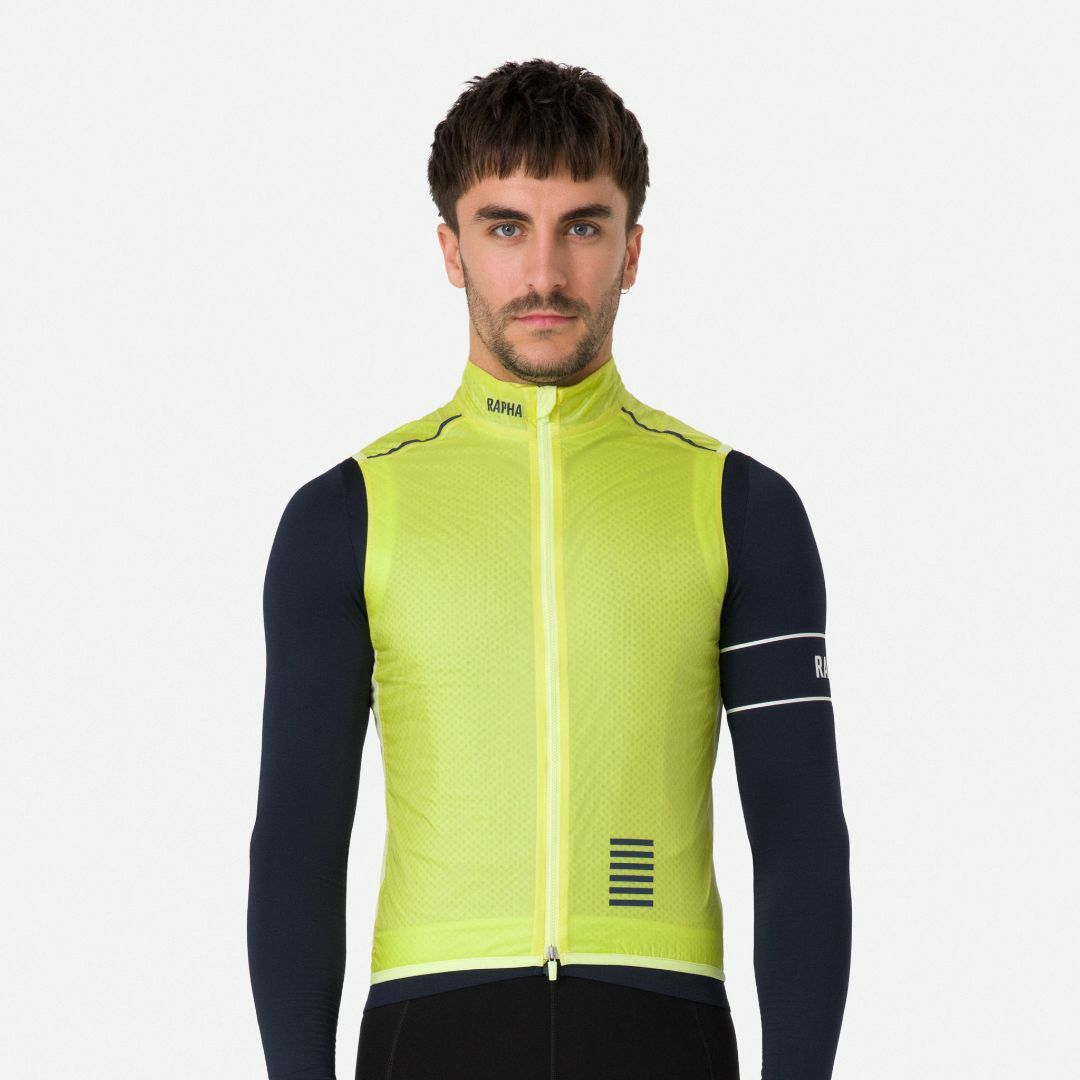 新品 Rapha メンズ プロチーム インサレーティッド ジレ Mサイズ ライム スポーツ/アウトドアの自転車(ウエア)の商品写真