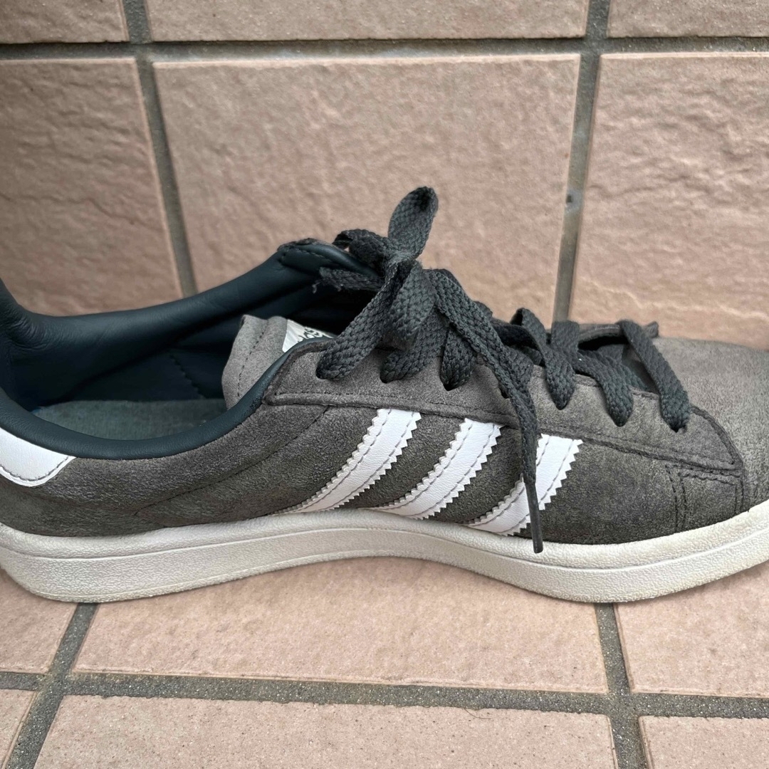 adidas(アディダス)のadidas スニーカー　24.0 キャンパス レディースの靴/シューズ(スニーカー)の商品写真