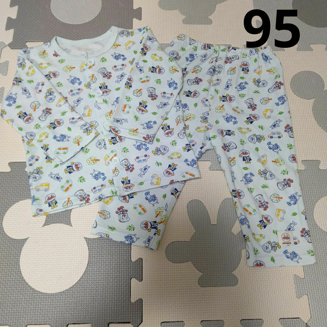 アンパンマン(アンパンマン)の【95サイズ】アンパンマン パジャマ キッズ/ベビー/マタニティのキッズ服男の子用(90cm~)(パジャマ)の商品写真