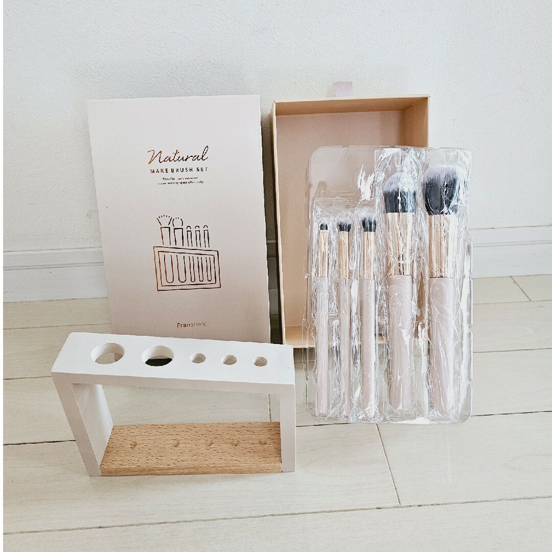 Francfranc(フランフラン)の新品 Francfranc メイクブラシセット ナチュラル フランフラン コスメ/美容のメイク道具/ケアグッズ(ブラシ・チップ)の商品写真