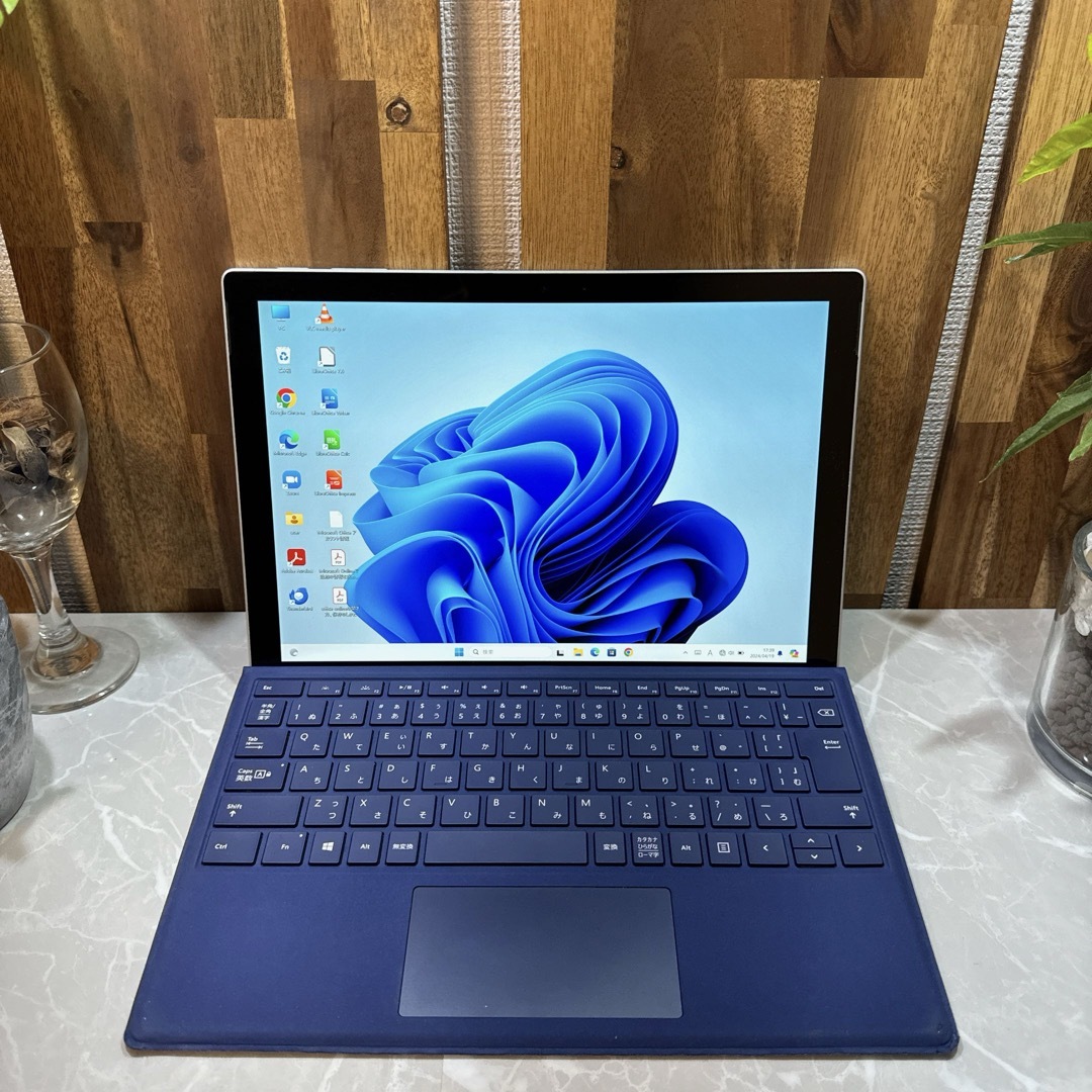 Microsoft(マイクロソフト)のSurface Pro 6☘️メモリ8GB/i5第8世代☘️SSD128GB スマホ/家電/カメラのPC/タブレット(ノートPC)の商品写真