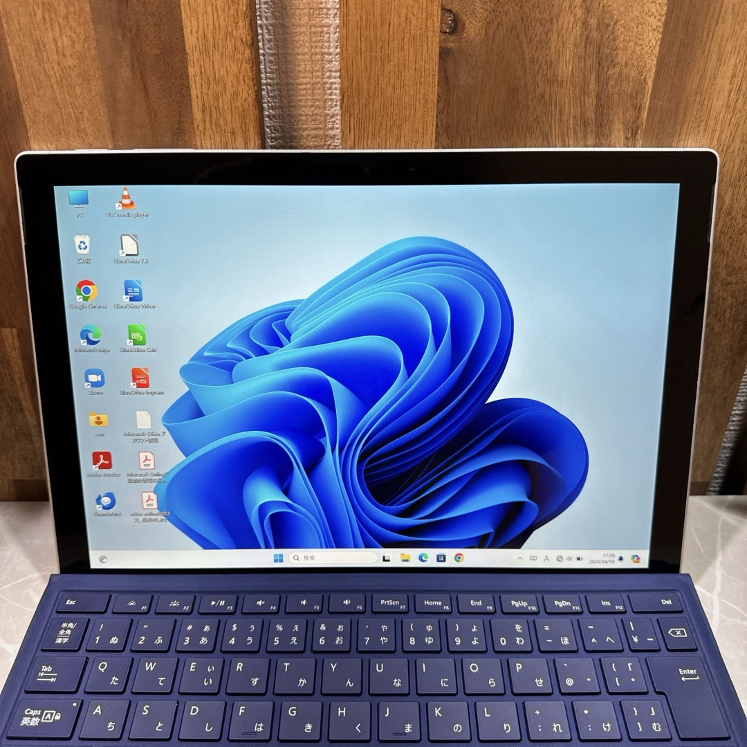 Microsoft(マイクロソフト)のSurface Pro 6☘️メモリ8GB/i5第8世代☘️SSD128GB スマホ/家電/カメラのPC/タブレット(ノートPC)の商品写真