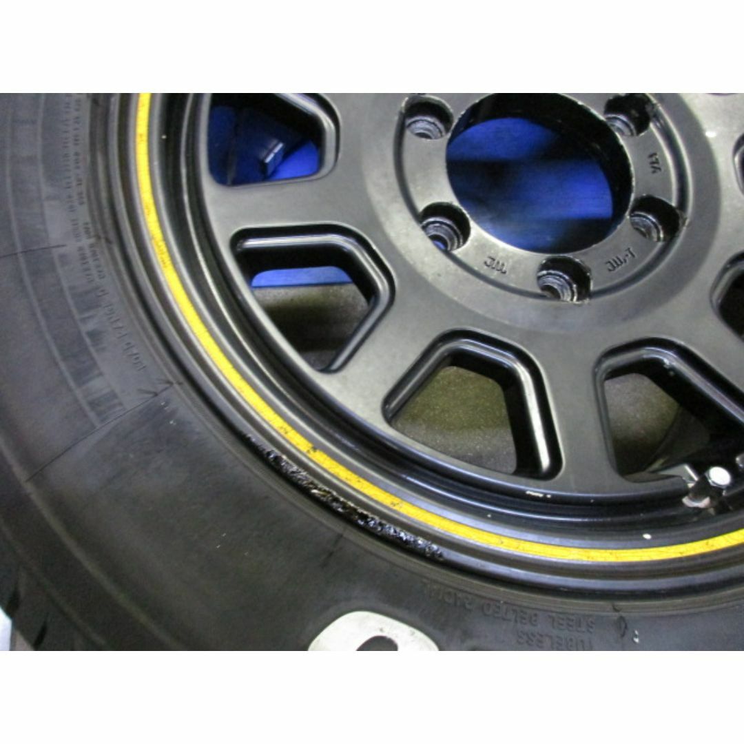 200式　16インチ+215/65R16　ホワイトレター　ハイエース 自動車/バイクの自動車(タイヤ・ホイールセット)の商品写真