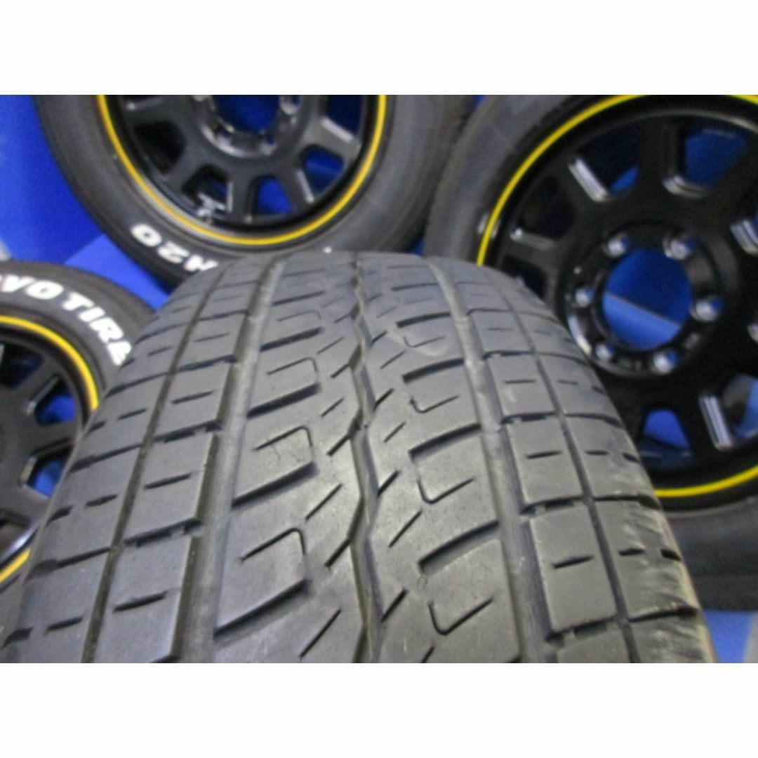 200式　16インチ+215/65R16　ホワイトレター　ハイエース 自動車/バイクの自動車(タイヤ・ホイールセット)の商品写真