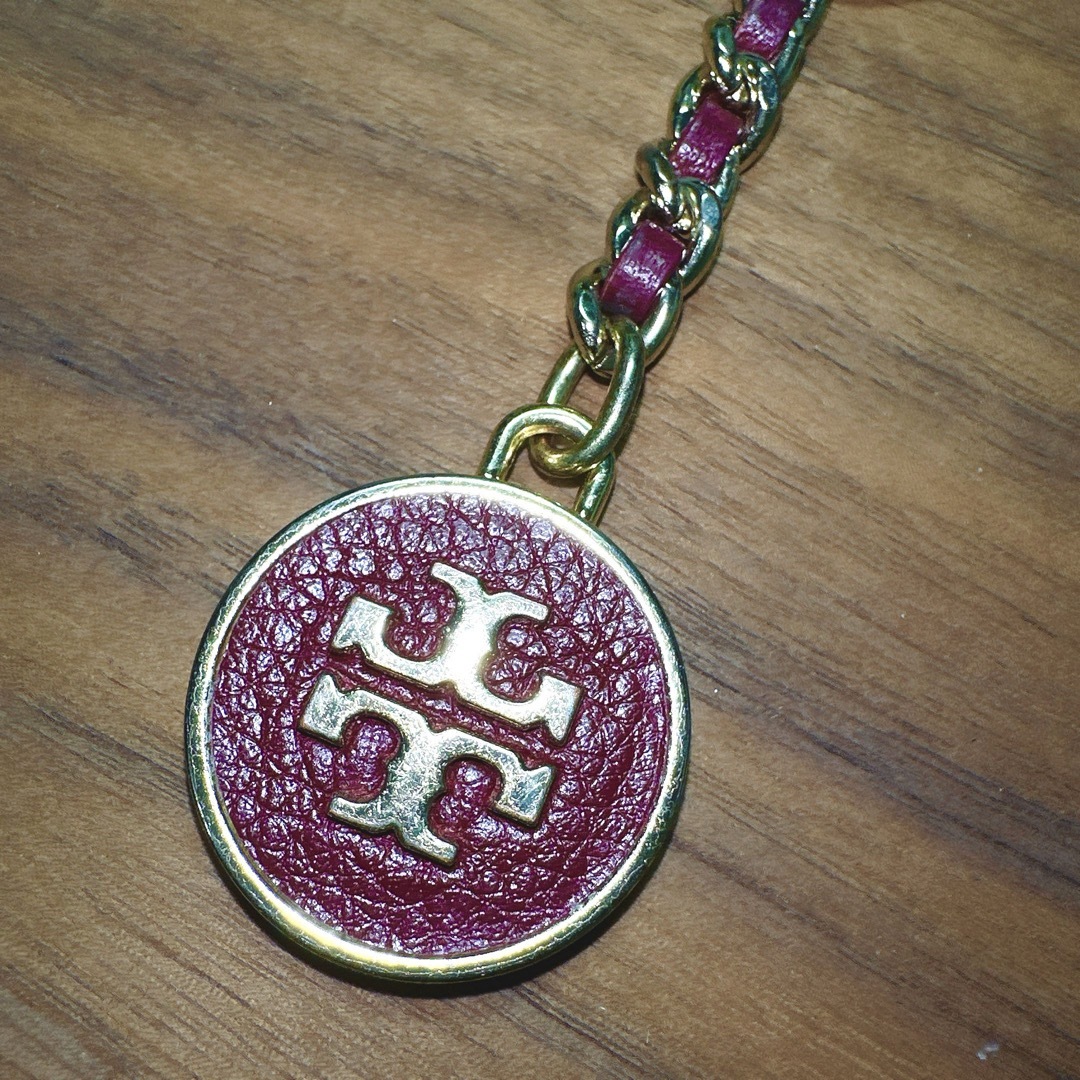 Tory Burch(トリーバーチ)のトリーバーチ　ロゴキーホルダー レディースのファッション小物(キーホルダー)の商品写真