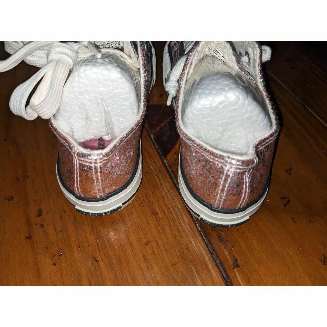 新品 ピンク 18cm ローカット スニーカー シューズ 靴 キッズ キッズ/ベビー/マタニティのキッズ靴/シューズ(15cm~)(スニーカー)の商品写真