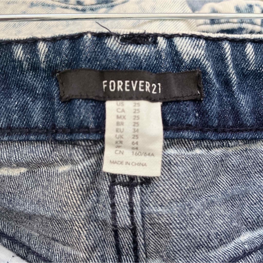 FOREVER 21(フォーエバートゥエンティーワン)のForever21 デニム ショートパンツ レディースのパンツ(デニム/ジーンズ)の商品写真