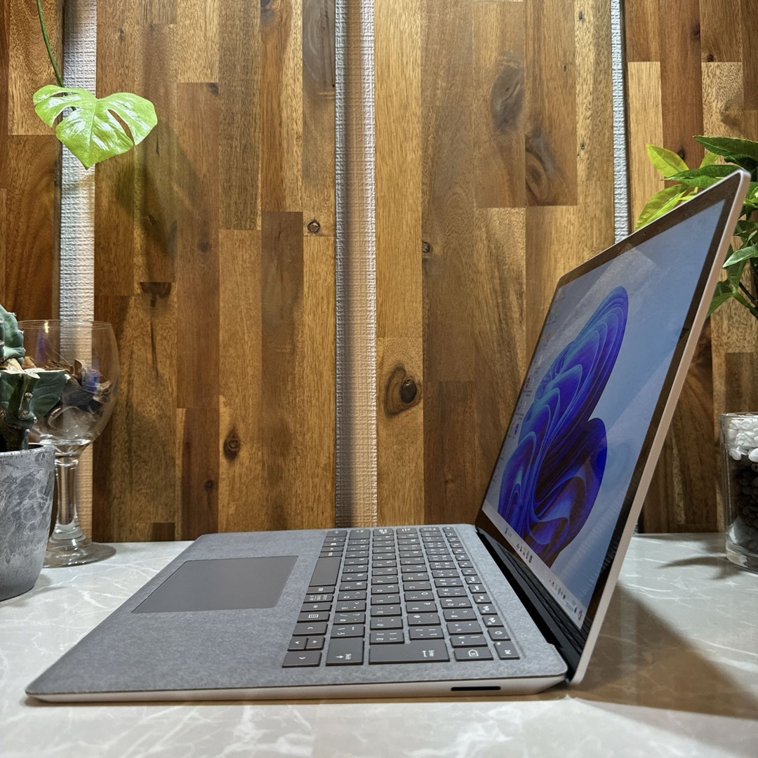 Microsoft(マイクロソフト)の【美品】Surface Laptop 3☘️SSD128GB☘️i5第10世代 スマホ/家電/カメラのPC/タブレット(ノートPC)の商品写真