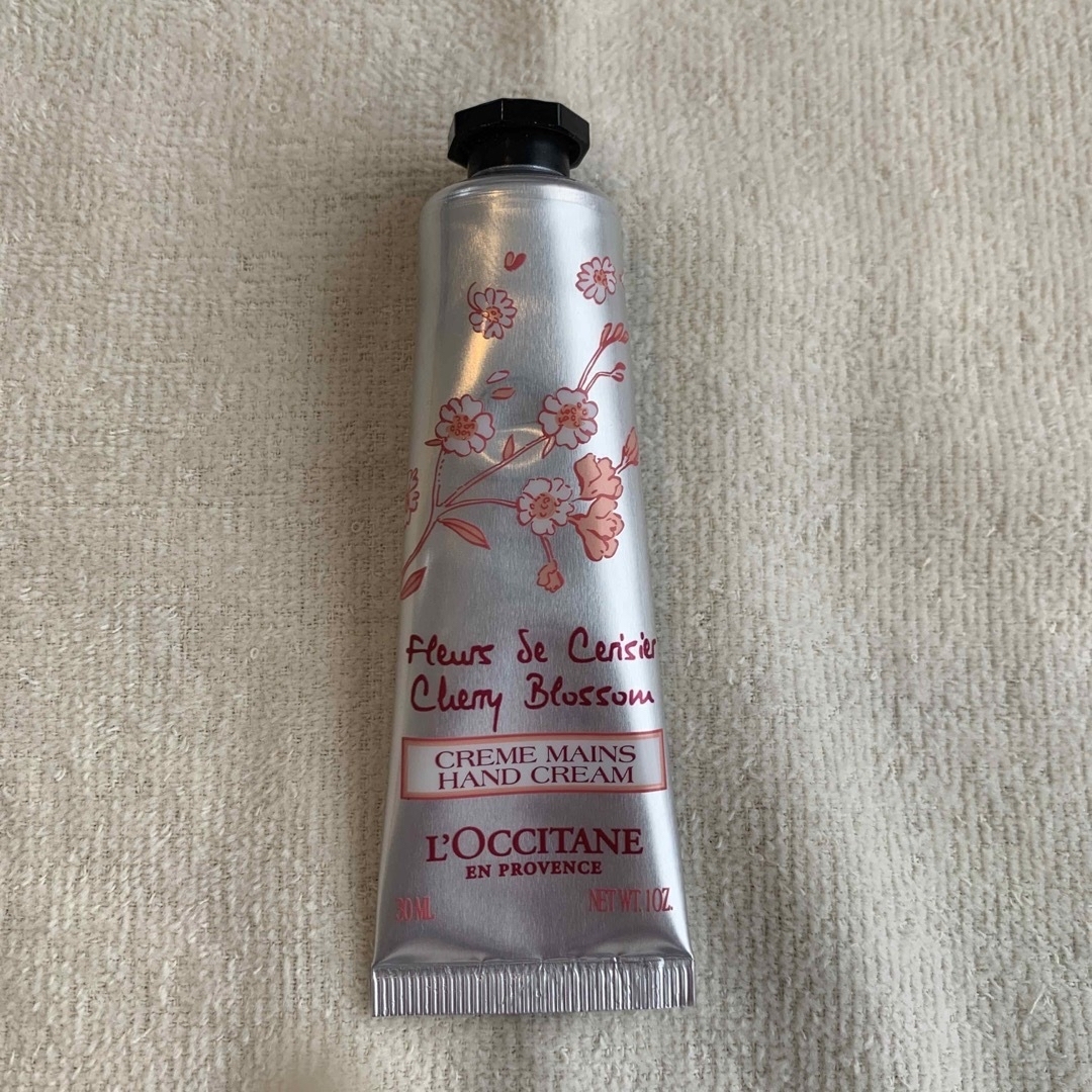 L'OCCITANE(ロクシタン)のロクシタン チェリーブロッサム ソフトハンドクリーム 30mL コスメ/美容のボディケア(ハンドクリーム)の商品写真