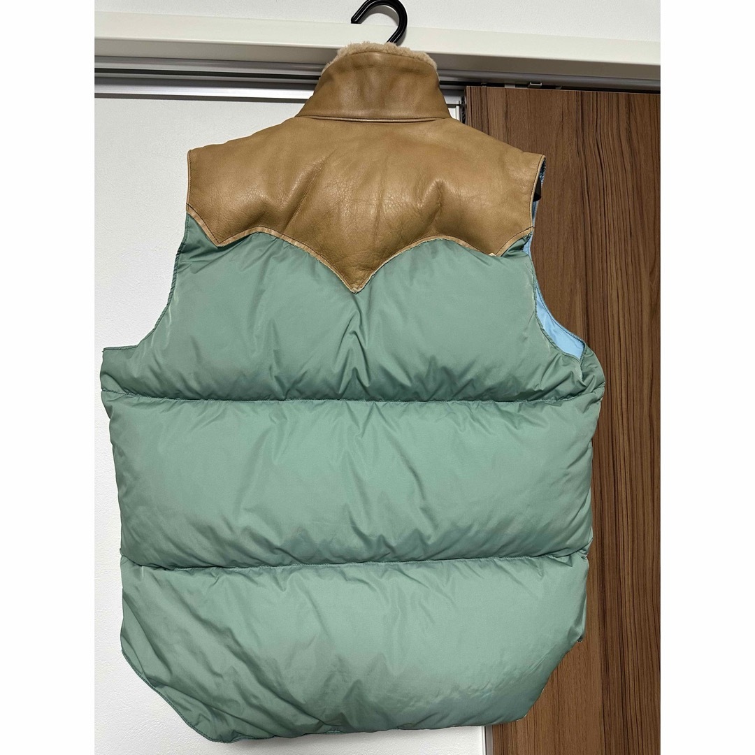 Rocky Mountain Featherbed(ロッキーマウンテンフェザーベッド)の【ほぼ未使用】ROCKY MOUNTAIN CRISTY VEST サイズ40 メンズのジャケット/アウター(ダウンベスト)の商品写真