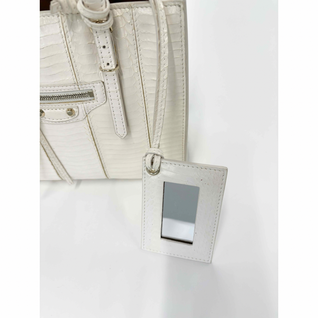 BALENCIAGA - 値下げ 美品!バレンシアガ ペーパーミニバッグ 白 BALENCIAGA - 値下げ 美品!バレンシアガ ペーパーミニバッグ 白