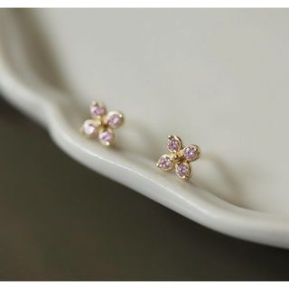 四つ葉のクローバー　ピンク　ピアス(ピアス)