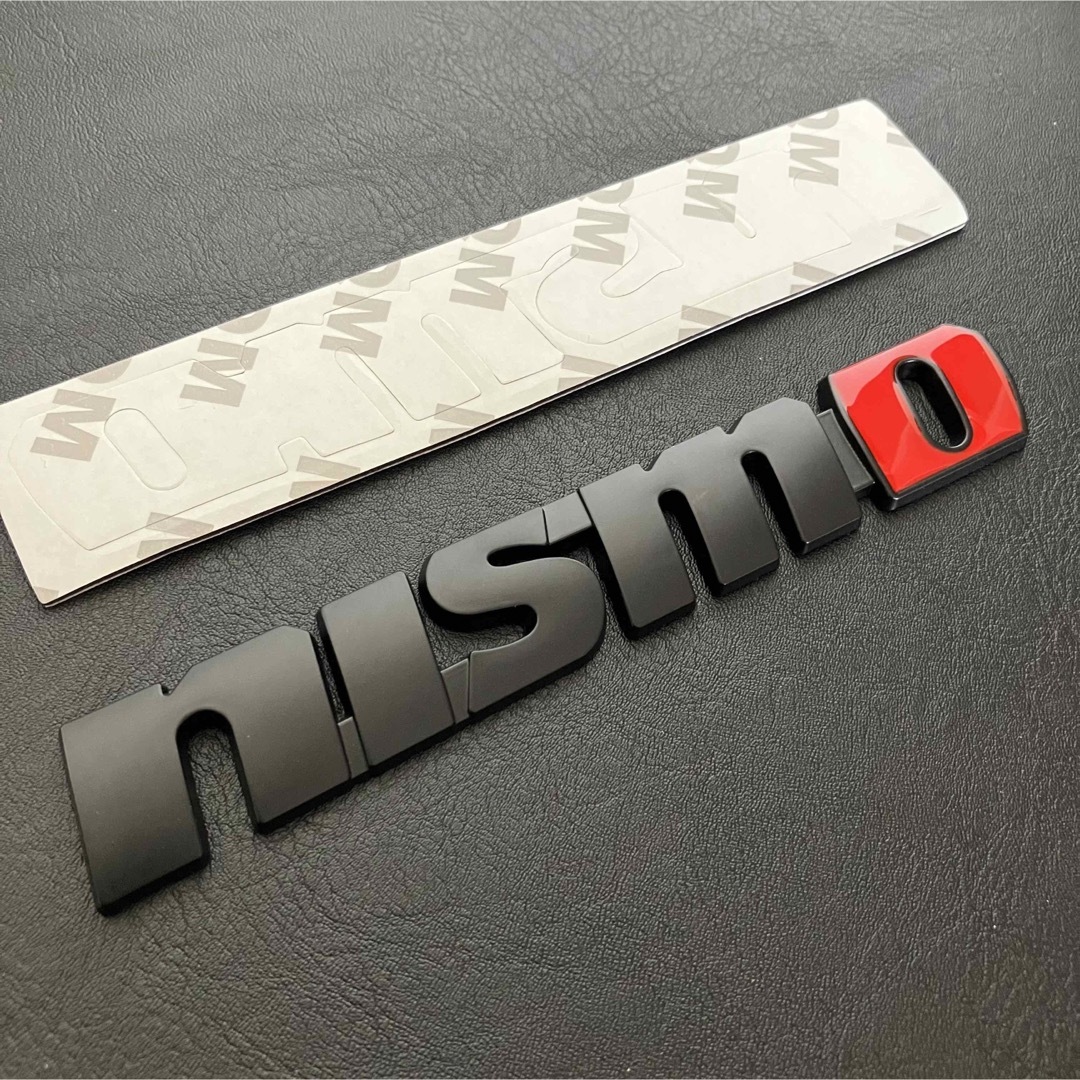 2枚セット　ニスモエンブレム 3D  nismoステッカー　日産　両面テープ付き 自動車/バイクの自動車(汎用パーツ)の商品写真