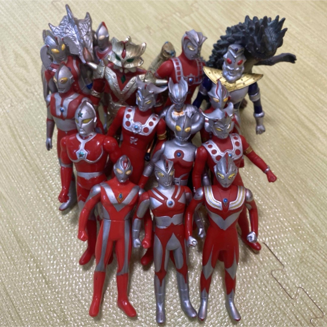 ウルトラマンフィギュアセット(18個) エンタメ/ホビーのおもちゃ/ぬいぐるみ(キャラクターグッズ)の商品写真