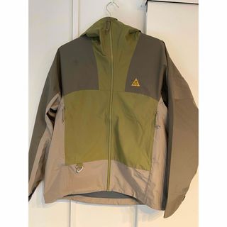 ナイキ(NIKE)のNike acg ナイロンジャケット　新品※一部注意あり(ナイロンジャケット)