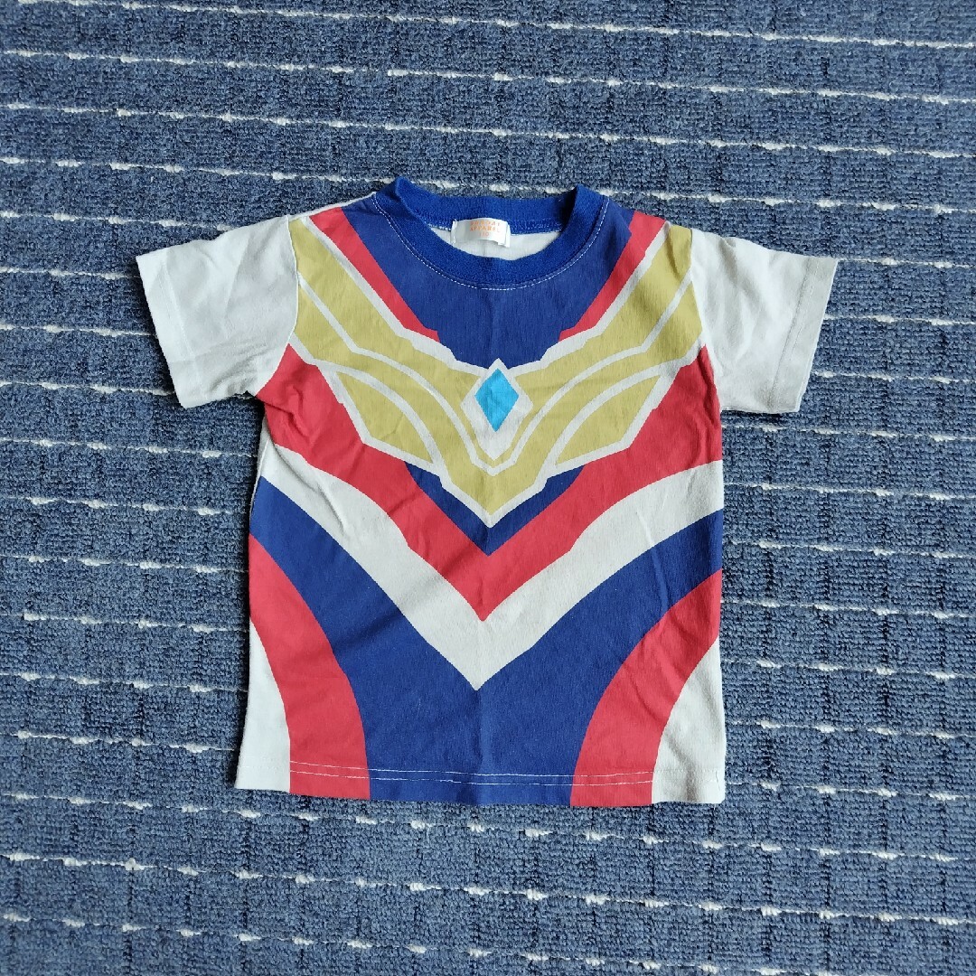 BANDAI(バンダイ)の男の子　110　Tシャツ　ウルトラマン キッズ/ベビー/マタニティのキッズ服男の子用(90cm~)(Tシャツ/カットソー)の商品写真