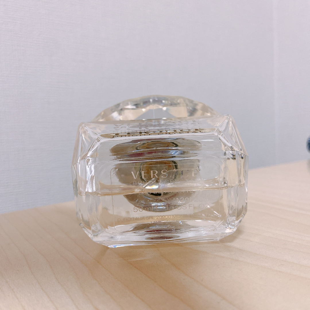 VERSACE(ヴェルサーチ)の【香水】ヴェルサーチ　BRIGHT CRYSTAL コスメ/美容の香水(香水(女性用))の商品写真