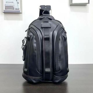 トゥミ(TUMI)のTUMI 932743トゥミ ナイト スリング ボディバッグ ブラック レザー(バッグパック/リュック)