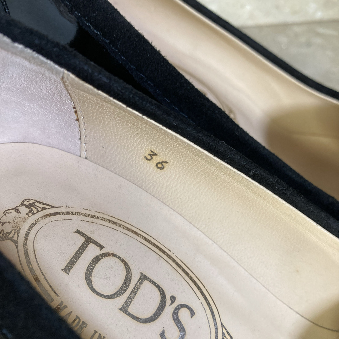 TOD'S(トッズ)の【トッズ】美品✨パンプス 太ヒール ローファー エナメル ブラック  袋あり レディースの靴/シューズ(ハイヒール/パンプス)の商品写真