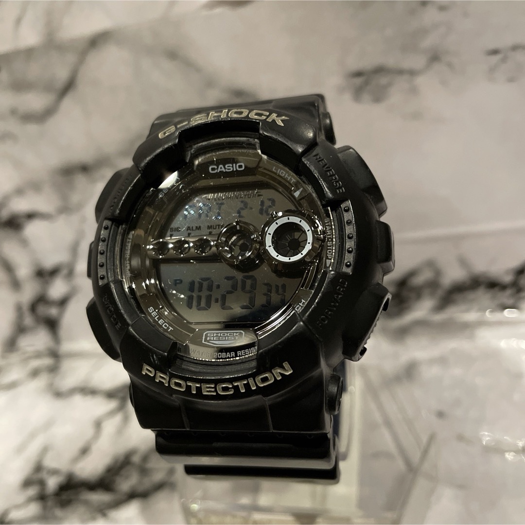 CASIO(カシオ)のCASIO G-SHOCK GD-100BW メンズの時計(腕時計(デジタル))の商品写真