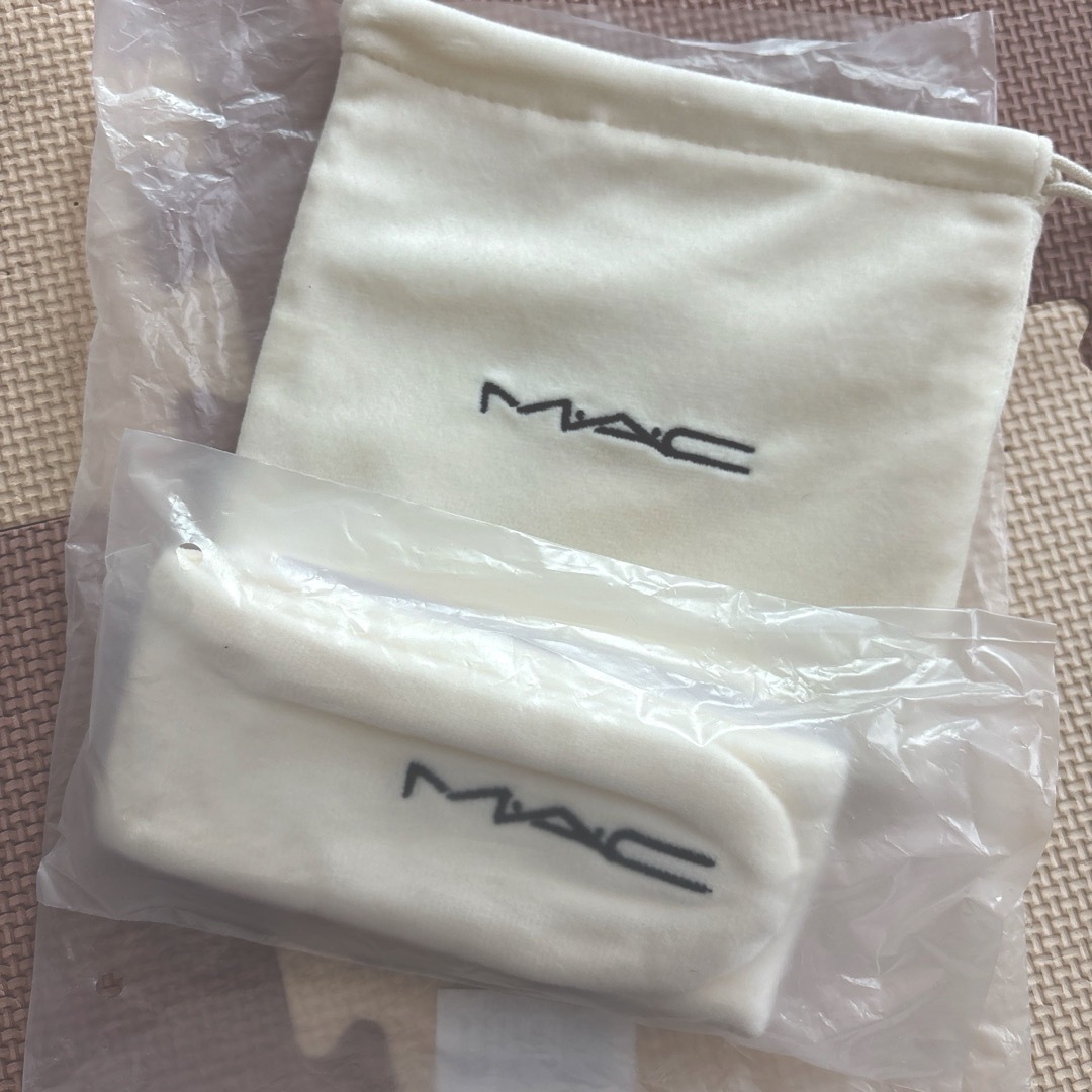 MAC♡巾着＆ヘアバンド レディースのファッション小物(ポーチ)の商品写真