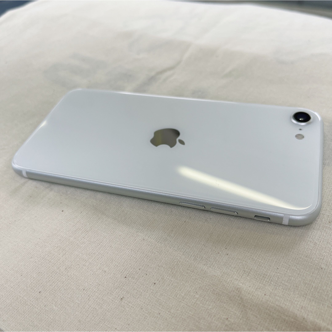 極美品iPhone SE 第2世代 (SE2) ホワイト 64GB SIMフリー