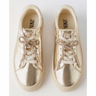 ザラ(ZARA)の新品✨メタリックリボンスニーカー(スニーカー)