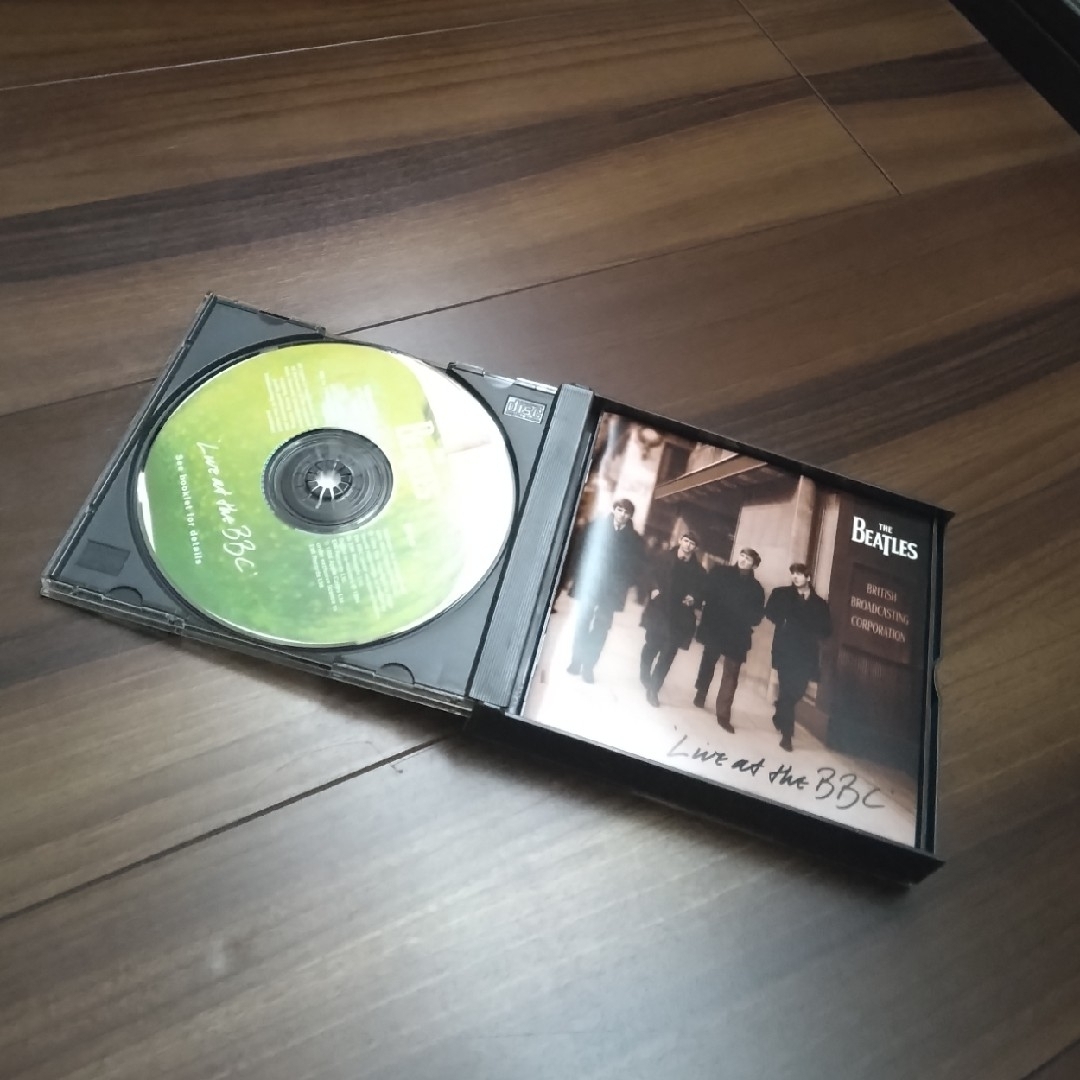 THE BEATLES(ビートルズ)の※421　　THE BEATLES   Live at the BBC エンタメ/ホビーのCD(ポップス/ロック(洋楽))の商品写真