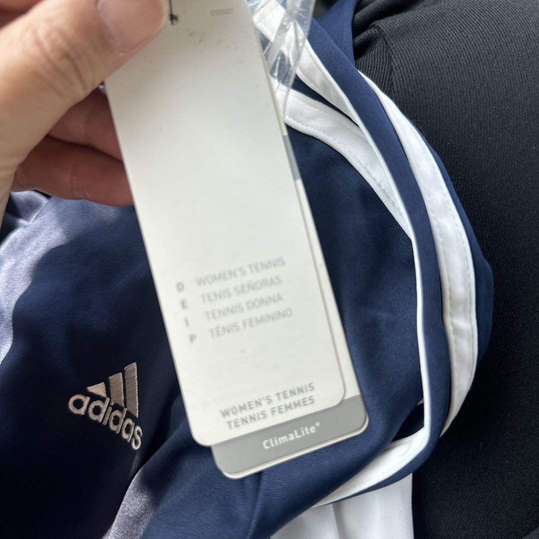 adidas(アディダス)の新品 タグ付 アディダス レディース テニスウェア 半袖 Tシャツ ネイビー M スポーツ/アウトドアのテニス(ウェア)の商品写真