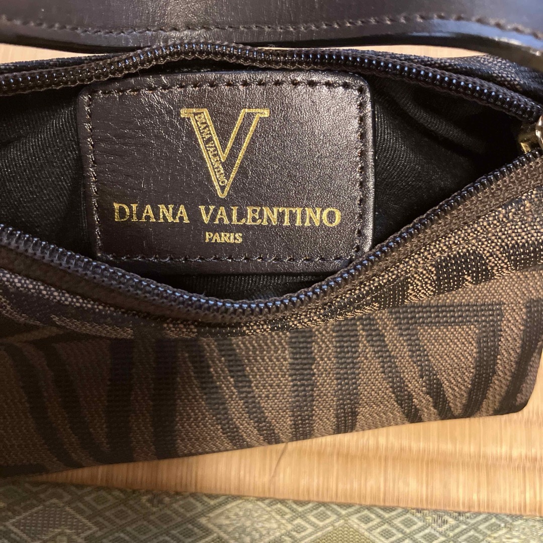 DAIANA VALENTINO ショルダーバッグ レディースのバッグ(ショルダーバッグ)の商品写真