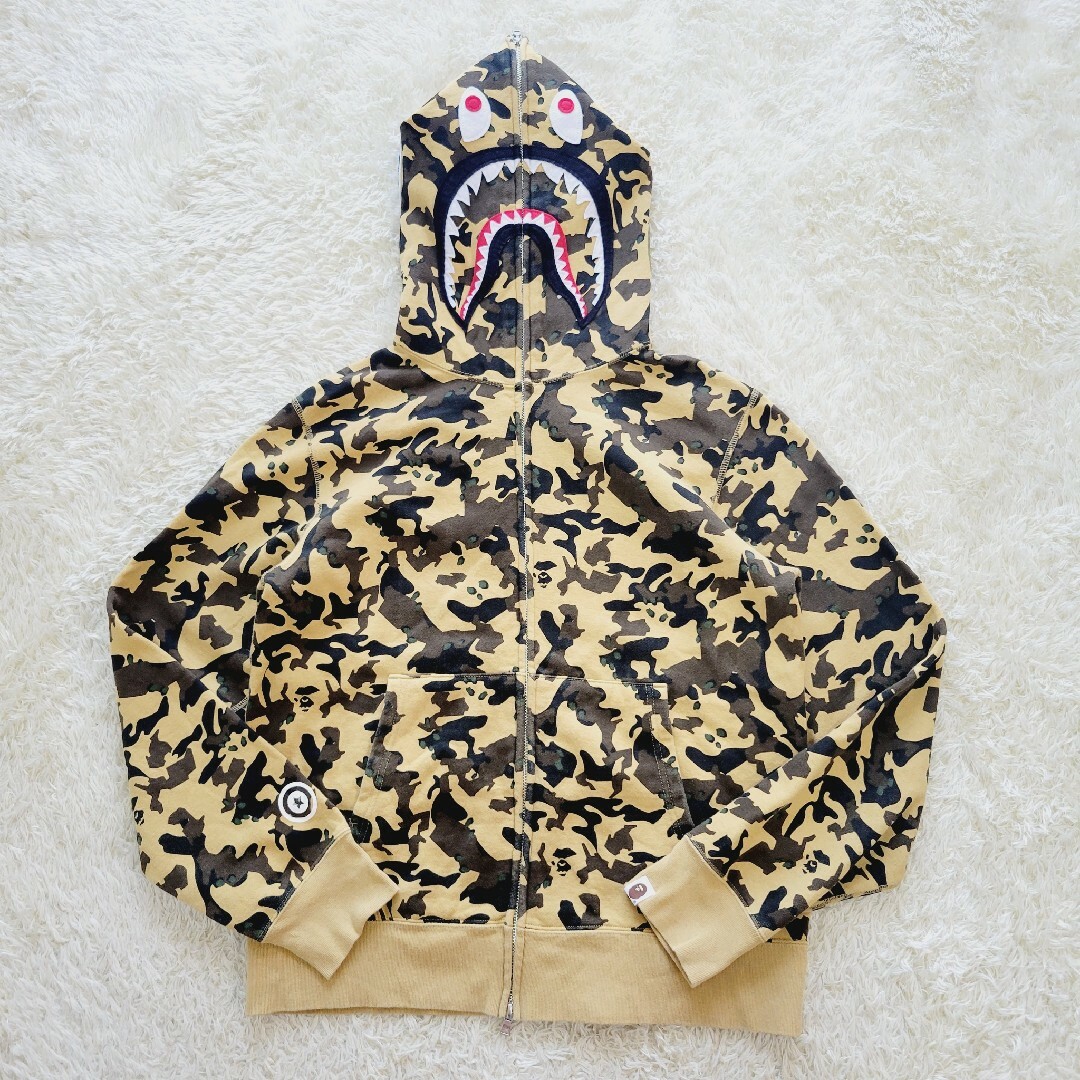 A BATHING APE シャークパーカー L A BATHING APE シャークパーカー L