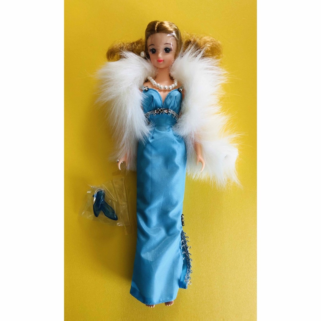 青いドレスのリカちゃん キッズ/ベビー/マタニティのおもちゃ(ぬいぐるみ/人形)の商品写真