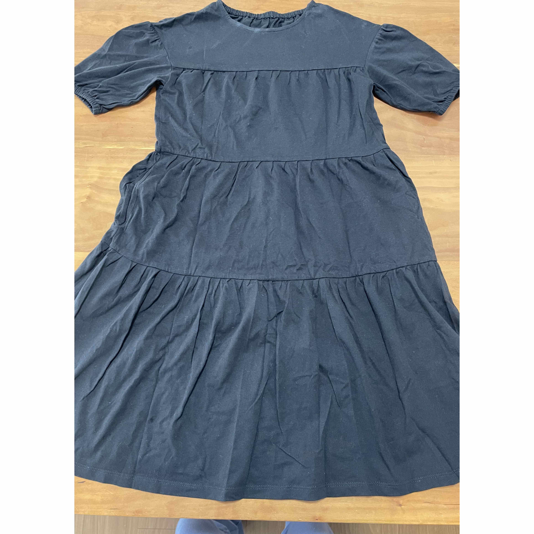 GU  ティアードワンピース5分袖　140 キッズ/ベビー/マタニティのキッズ服女の子用(90cm~)(ワンピース)の商品写真