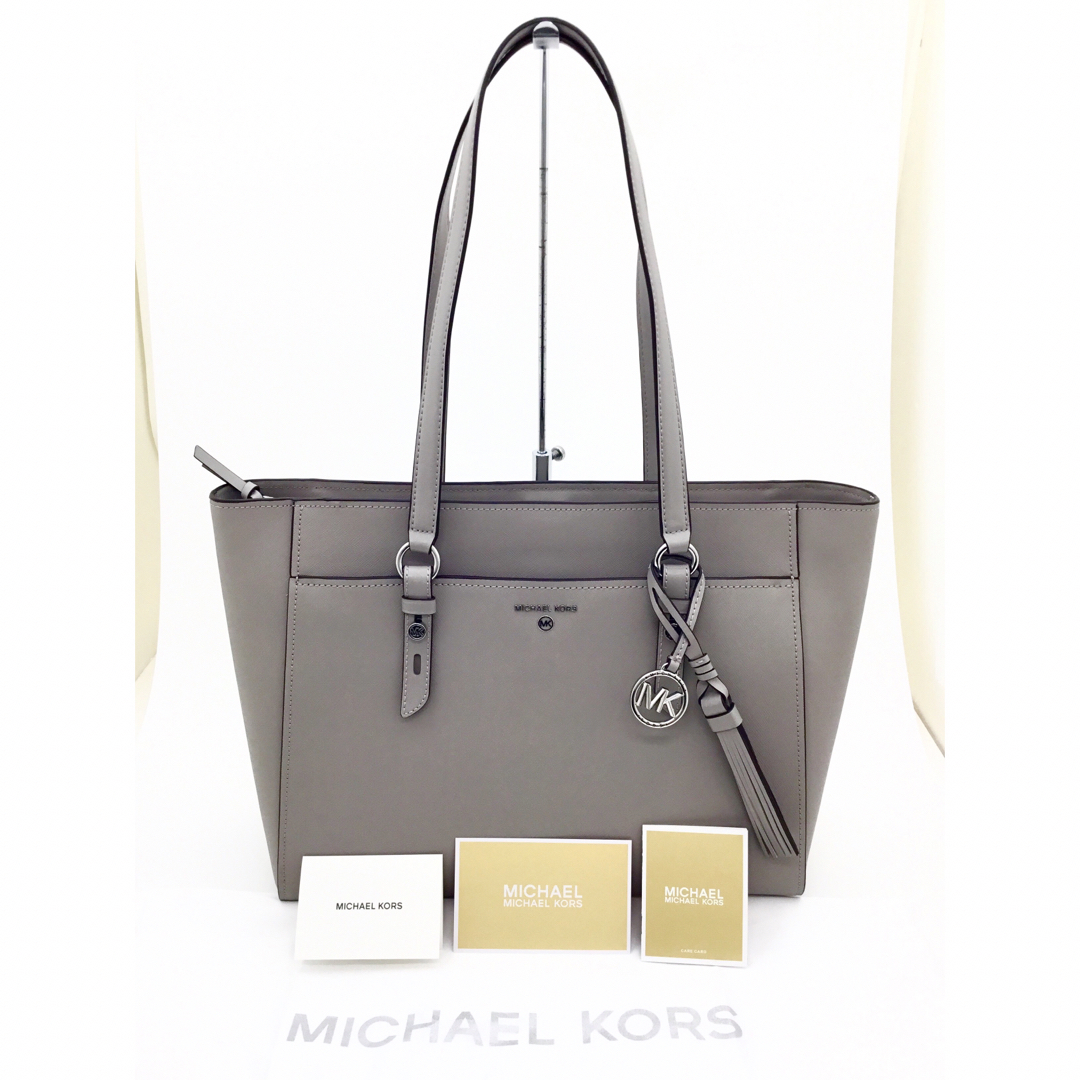 Michael Kors(マイケルコース)の美品　マイケルコース　トップジップ　ラージ　トート　パールグレー　バッグ　A4収納 レディースのバッグ(トートバッグ)の商品写真