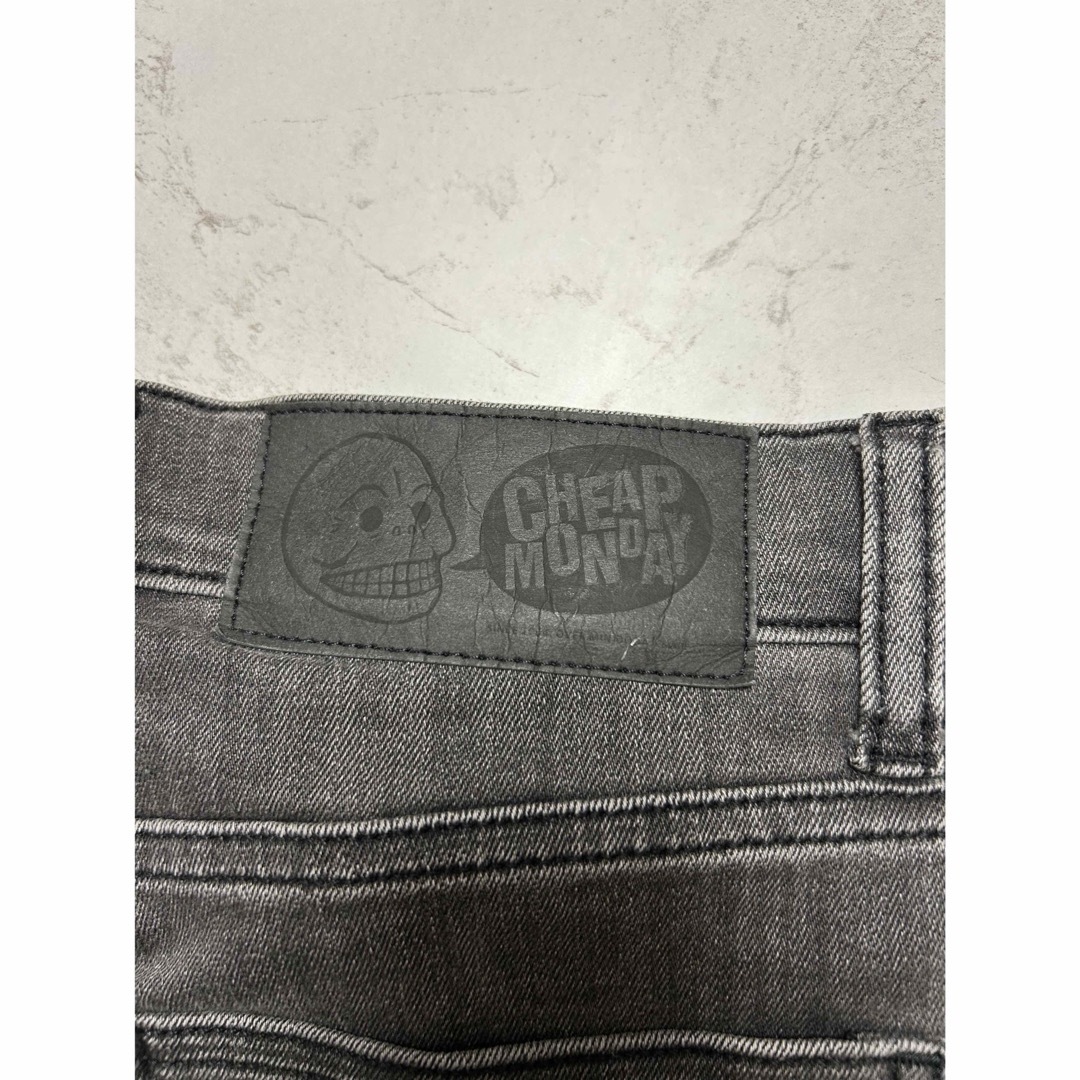 CHEAP MONDAY(チープマンデー)のCHEAP MONDAY チープマンデー　ジーンズ　28/32 メンズのパンツ(デニム/ジーンズ)の商品写真