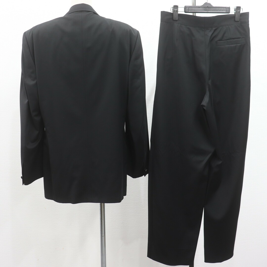 Gianni Versace(ジャンニヴェルサーチ)のIT4LZ2JLXJ49 ジャンニ ヴェルサーチ タキシード セットアップ メンズ ブラック 黒 メンズのスーツ(セットアップ)の商品写真