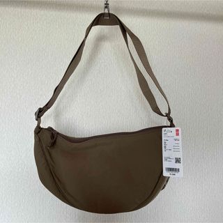 ユニクロ(UNIQLO)の【新品未使用】ユニクロ ラウンドミニショルダーバッグ 32ベージュ(ショルダーバッグ)